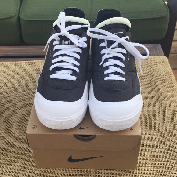 Nike Drop Type Black & White - Picture 2 of 3